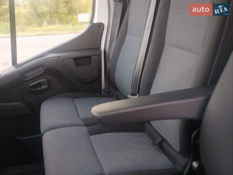 Вантажний фургон Renault Master 2018 в Дубні