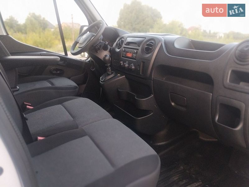 Вантажний фургон Renault Master 2018 в Дубні