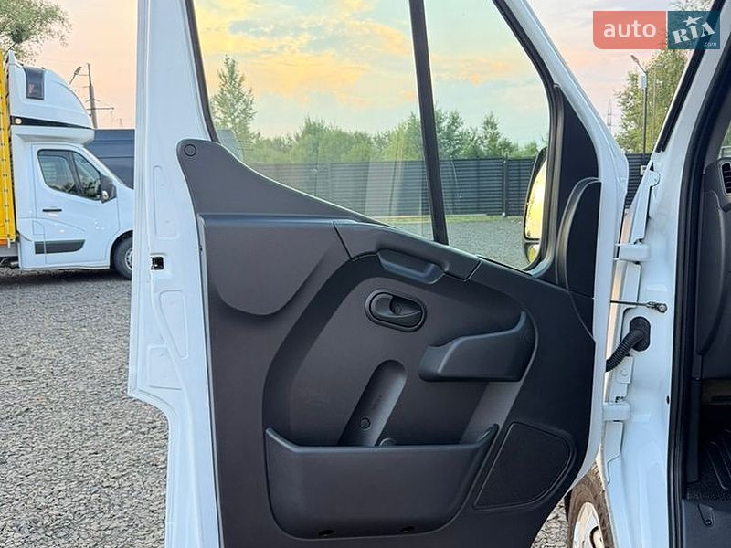Вантажний фургон Renault Master 2022 в Ковелі