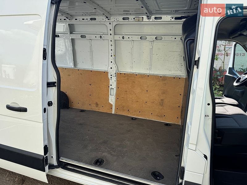 Вантажний фургон Renault Master 2020 в Калуші