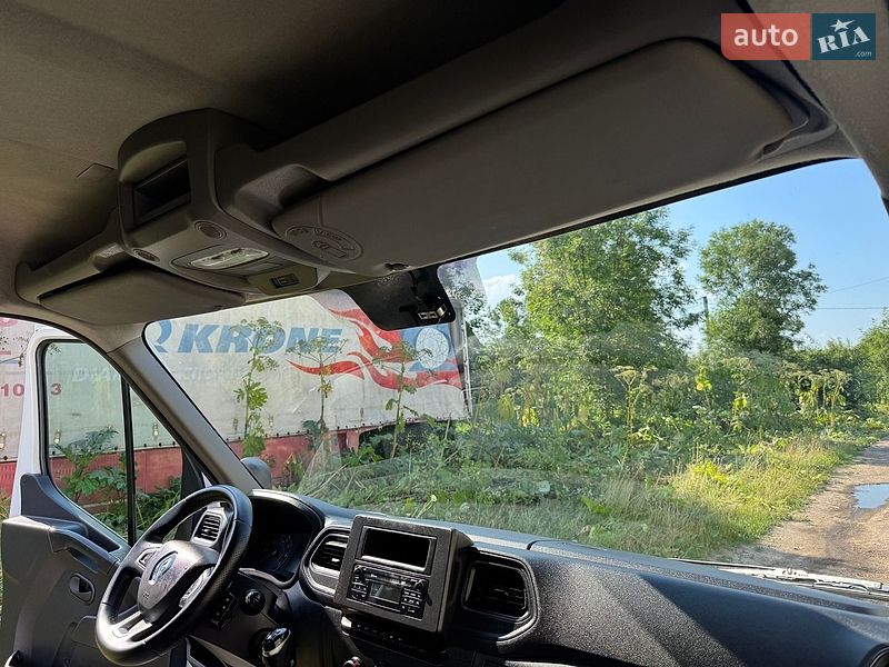 Вантажний фургон Renault Master 2020 в Калуші