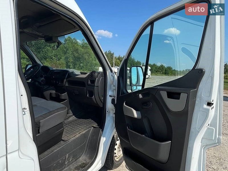 Вантажний фургон Renault Master 2014 в Львові