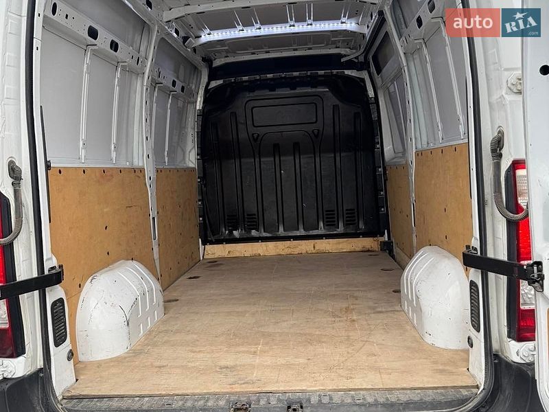 Вантажний фургон Renault Master 2018 в Хмельницькому