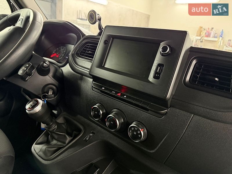 Микроавтобус грузовой (до 3,5т) Renault Master 2022 в Полтаве