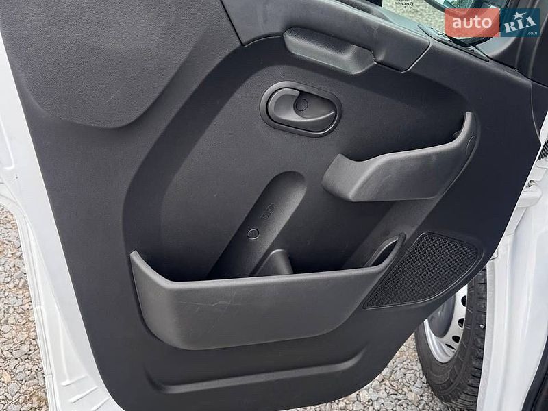 Вантажний фургон Renault Master 2021 в Рівному