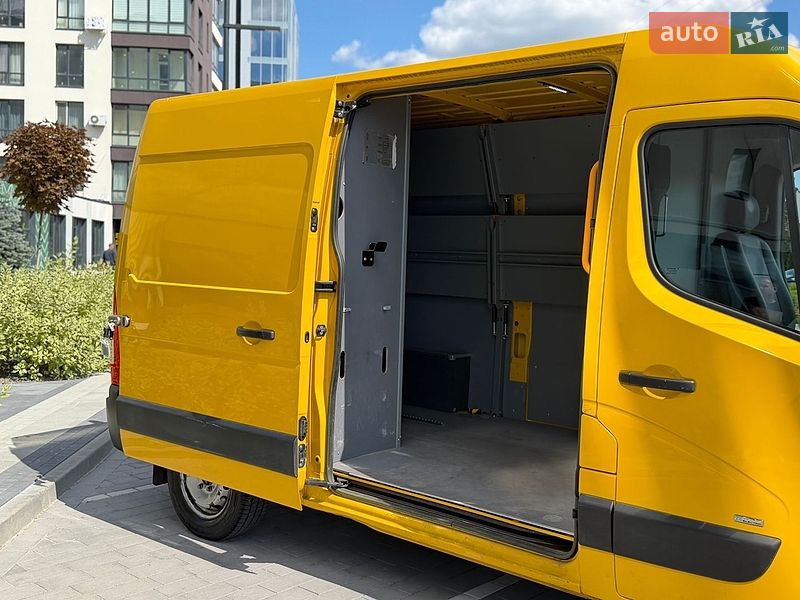 Вантажний фургон Renault Master 2020 в Городку