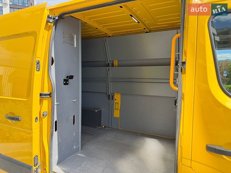 Вантажний фургон Renault Master 2020 в Городку