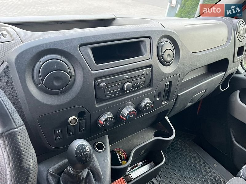 Вантажний фургон Renault Master 2018 в Львові
