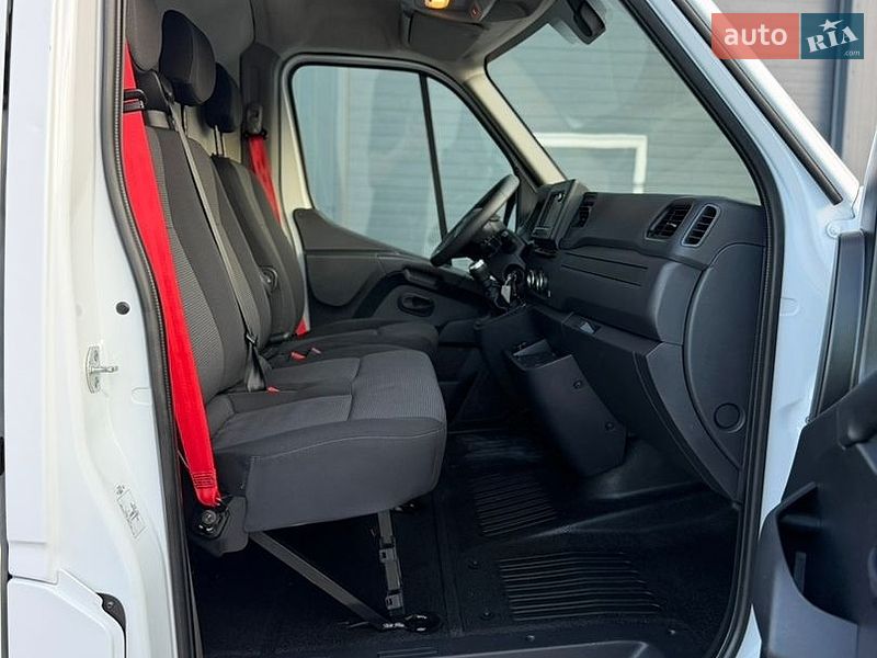 Вантажний фургон Renault Master 2023 в Дубні фото 72 Вантажний фургон Renault Master 2023 в Дубні