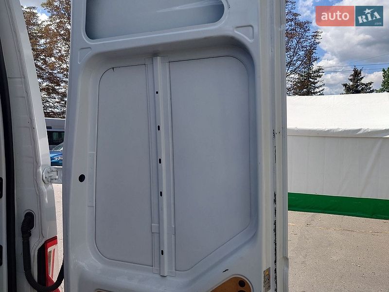 Вантажопасажирський фургон Renault Master 2020 в Ужгороді