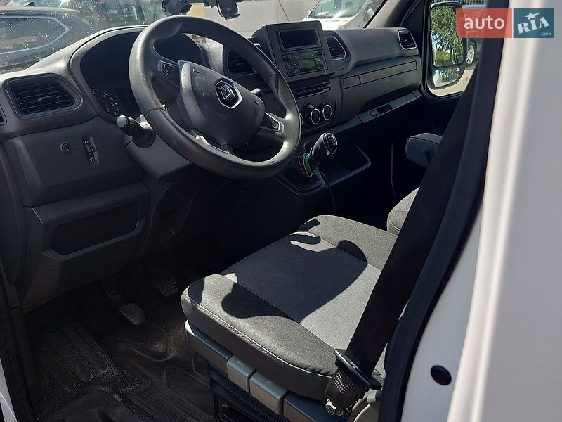 Вантажопасажирський фургон Renault Master 2020 в Ужгороді