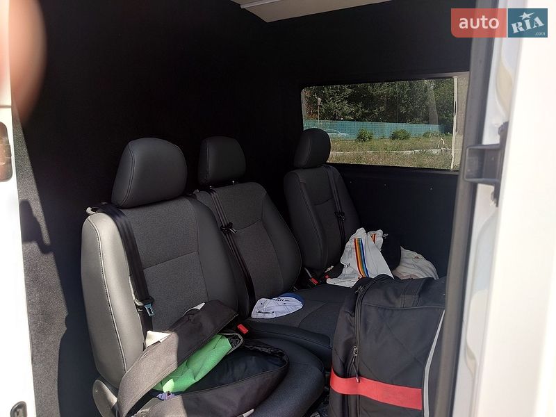 Вантажопасажирський фургон Renault Master 2020 в Ужгороді