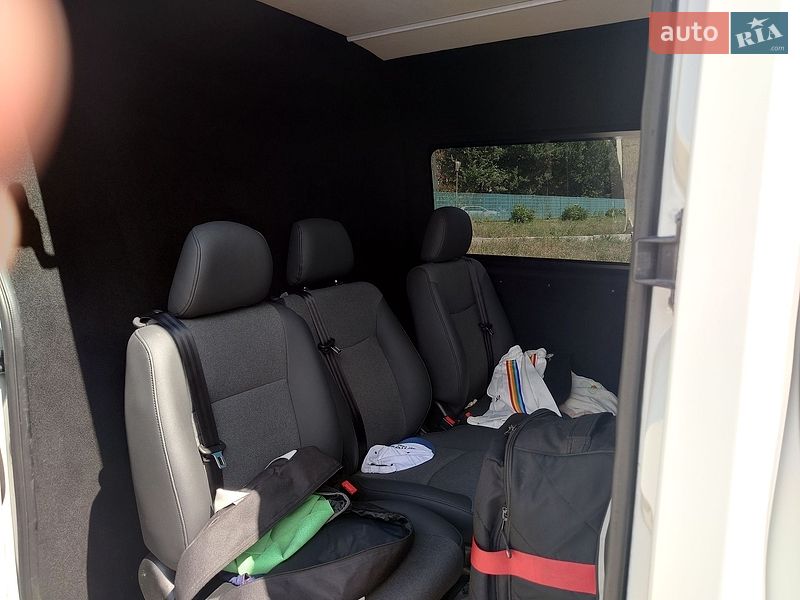 Вантажопасажирський фургон Renault Master 2020 в Ужгороді