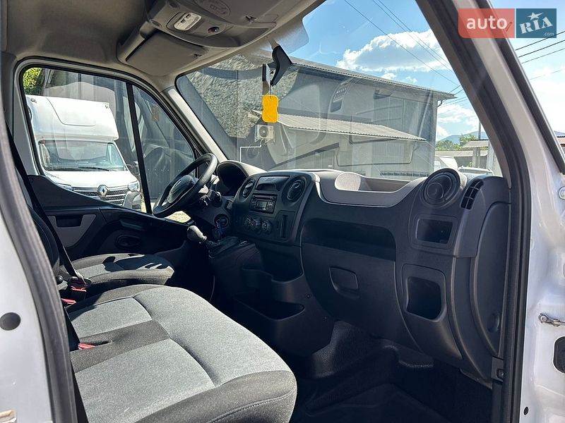 Грузовой фургон Renault Master 2018 в Хусте