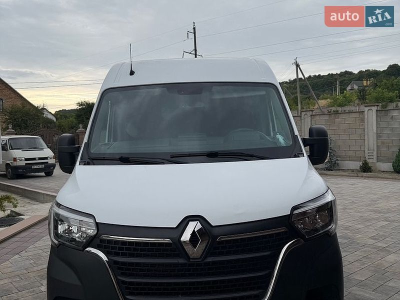 Грузовой фургон Renault Master 2022 в Золочеве