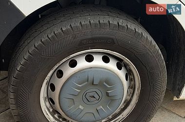 Грузовой фургон Renault Master 2022 в Золочеве