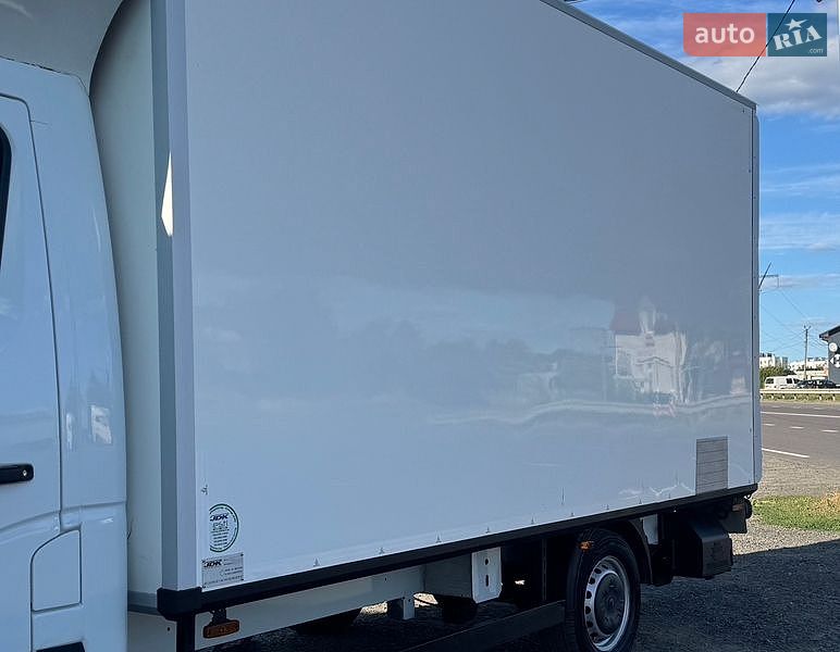 Вантажний фургон Renault Master 2017 в Луцьку