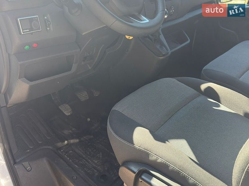 Вантажний фургон Renault Master 2020 в Львові