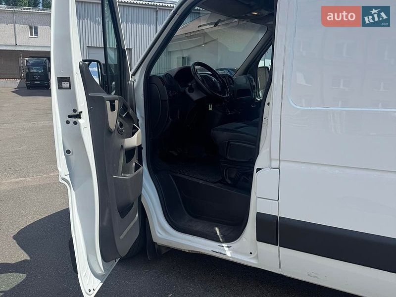 Грузовой фургон Renault Master 2016 в Киеве