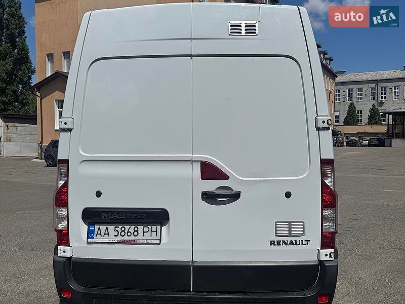 Грузовой фургон Renault Master 2016 в Киеве