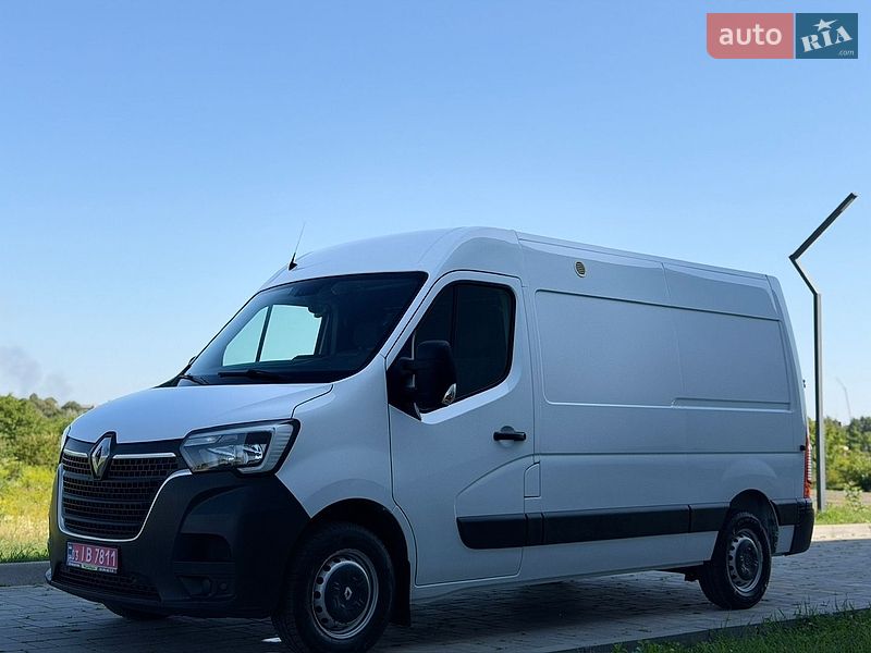 Вантажний фургон Renault Master 2020 в Рівному