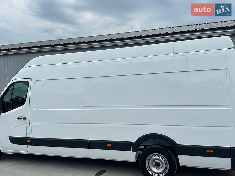 Вантажний фургон Renault Master 2022 в Рівному