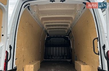 Вантажний фургон Renault Master 2022 в Рівному