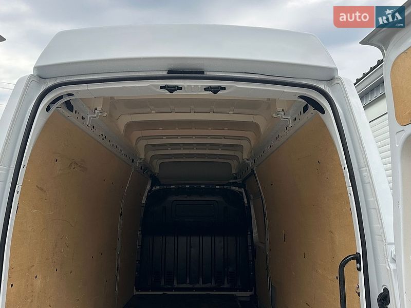 Вантажний фургон Renault Master 2022 в Рівному
