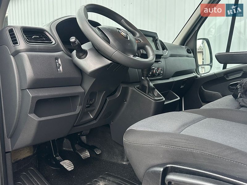 Вантажний фургон Renault Master 2022 в Рівному