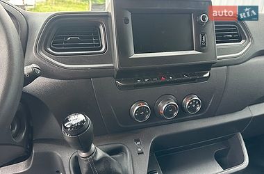 Вантажний фургон Renault Master 2022 в Рівному