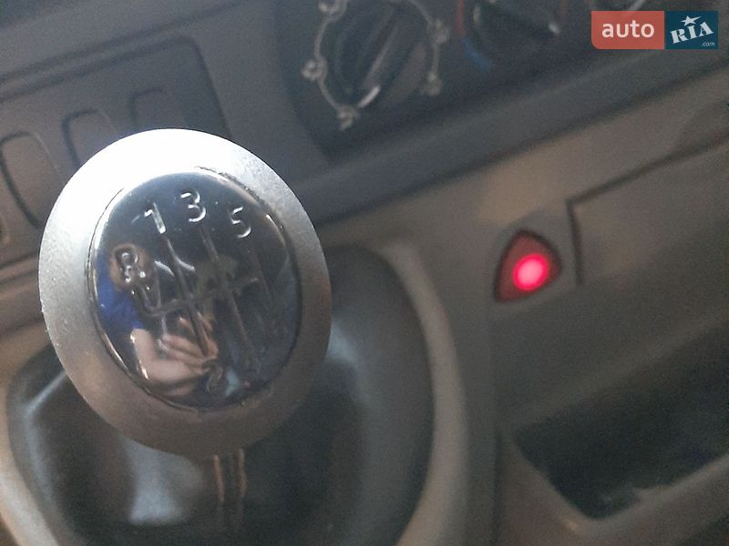 Мінівен Renault Master 2006 в Краматорську