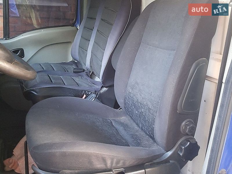 Мінівен Renault Master 2006 в Краматорську