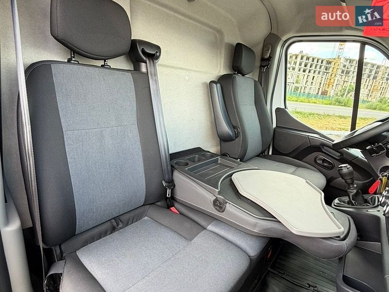 Грузовой фургон Renault Master 2022 в Луцке