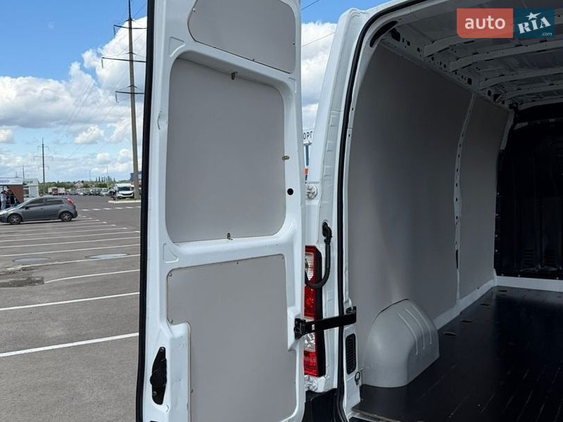 Грузовой фургон Renault Master 2022 в Луцке