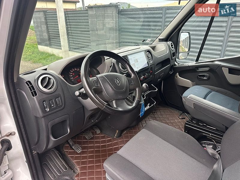 Автовоз Renault Master 2015 в Луцьку