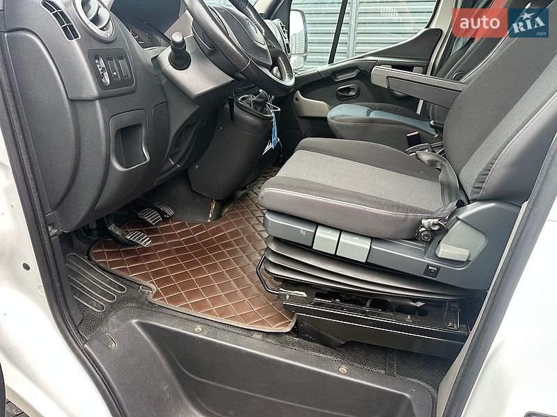 Автовоз Renault Master 2015 в Луцьку