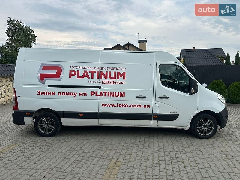 Вантажний фургон Renault Master 2011 в Львові