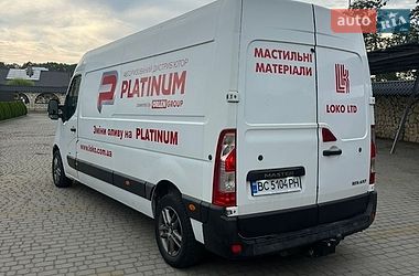 Вантажний фургон Renault Master 2011 в Львові