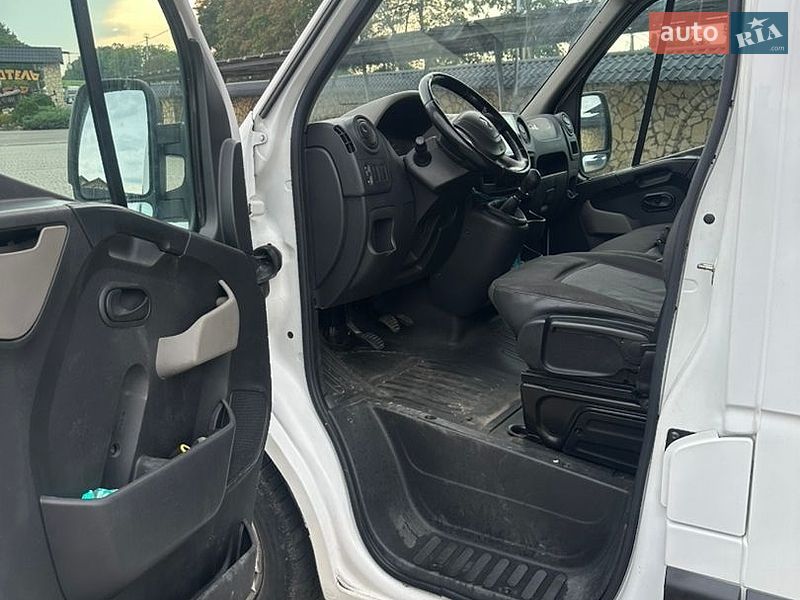 Вантажний фургон Renault Master 2011 в Львові