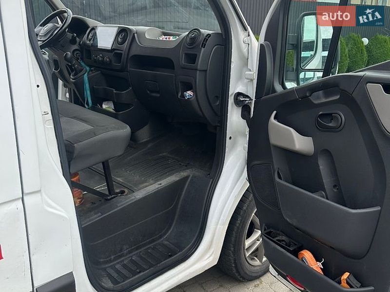 Вантажний фургон Renault Master 2011 в Львові