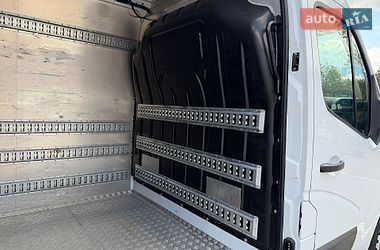 Вантажний фургон Renault Master 2020 в Луцьку