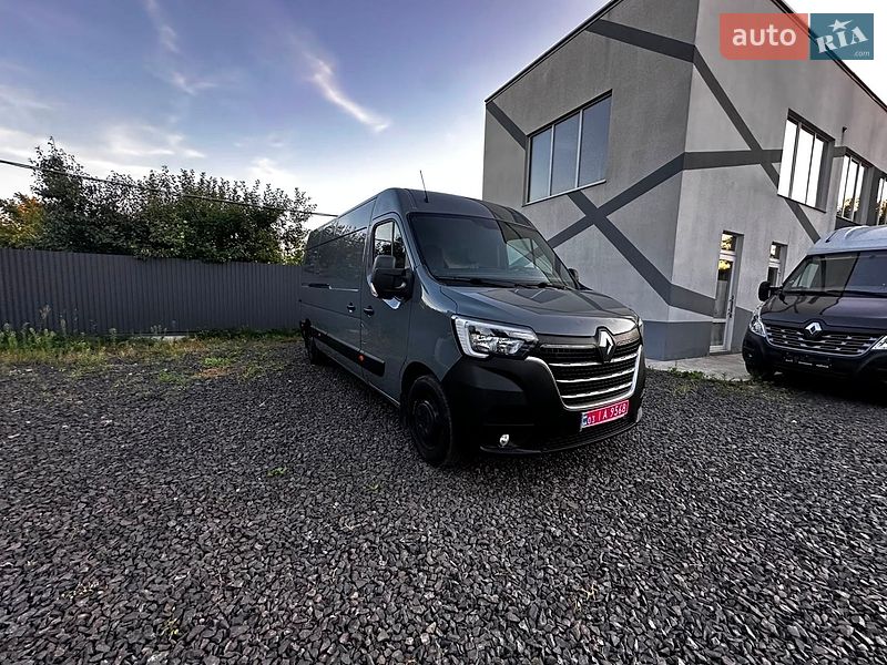 Вантажний фургон Renault Master 2022 в Бучі