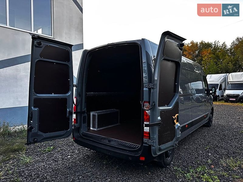Вантажний фургон Renault Master 2022 в Бучі
