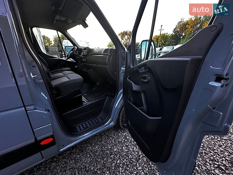 Вантажний фургон Renault Master 2022 в Бучі
