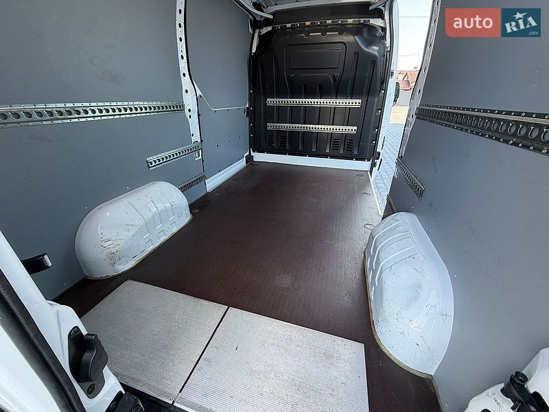 Грузовой фургон Renault Master 2022 в Тернополе