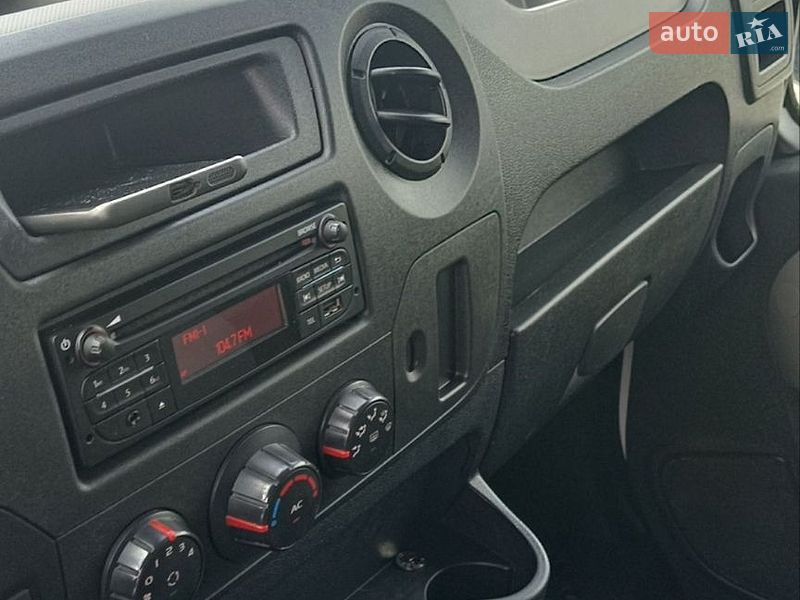 Вантажний фургон Renault Master 2015 в Бартатові