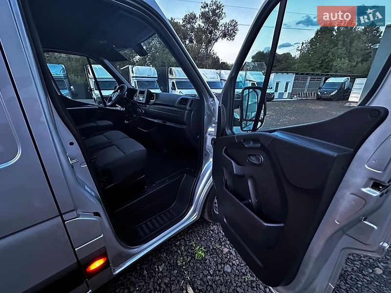 Грузовой фургон Renault Master 2022 в Киеве