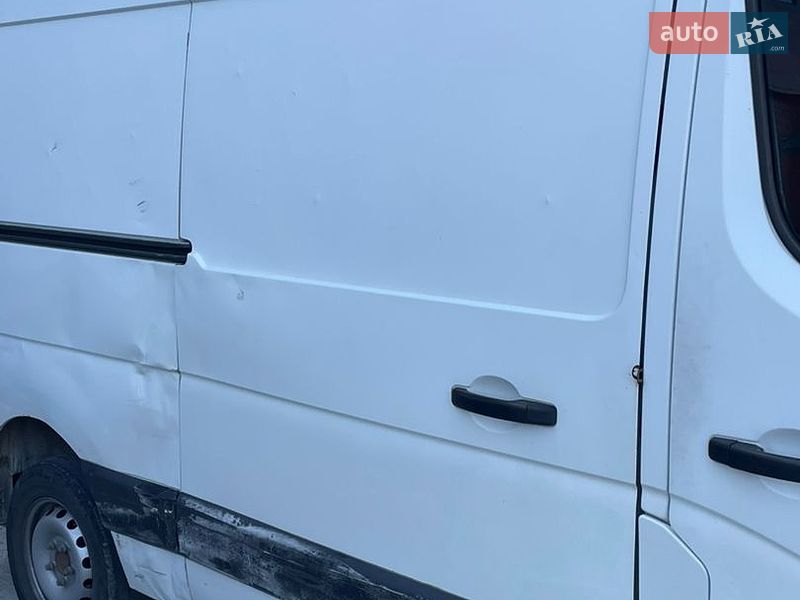 Грузовой фургон Renault Master 2016 в Львове