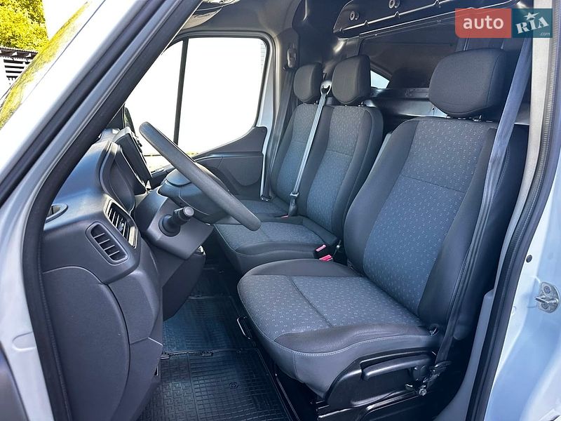 Грузовой фургон Renault Master 2022 в Киеве
