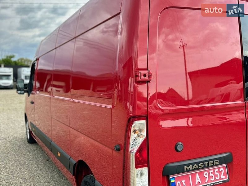 Грузовой фургон Renault Master 2024 в Хусте